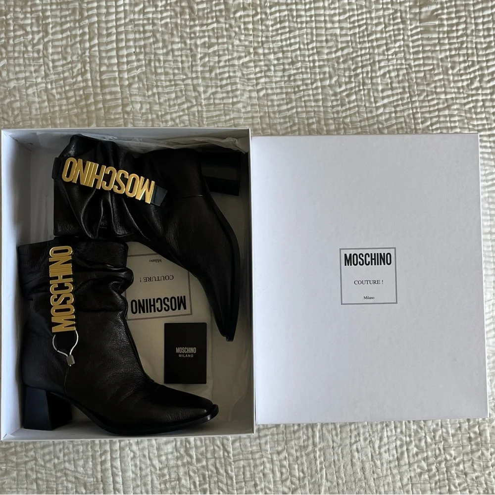 Authentic Moschino ankle boots - Picture 3 of 17
